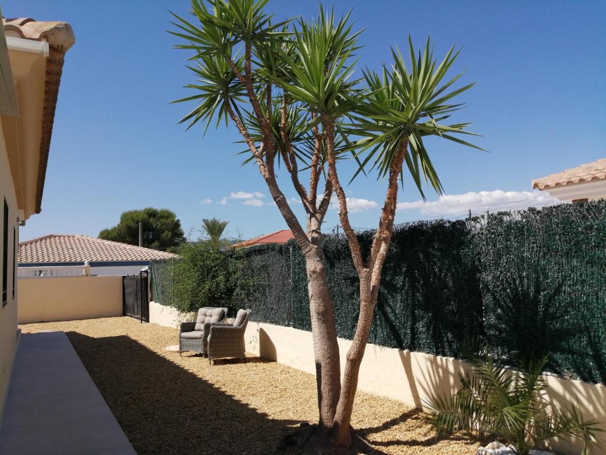 Villa Los Castos Immaculate 2-Bed Villa Arboleas 外观 照片
